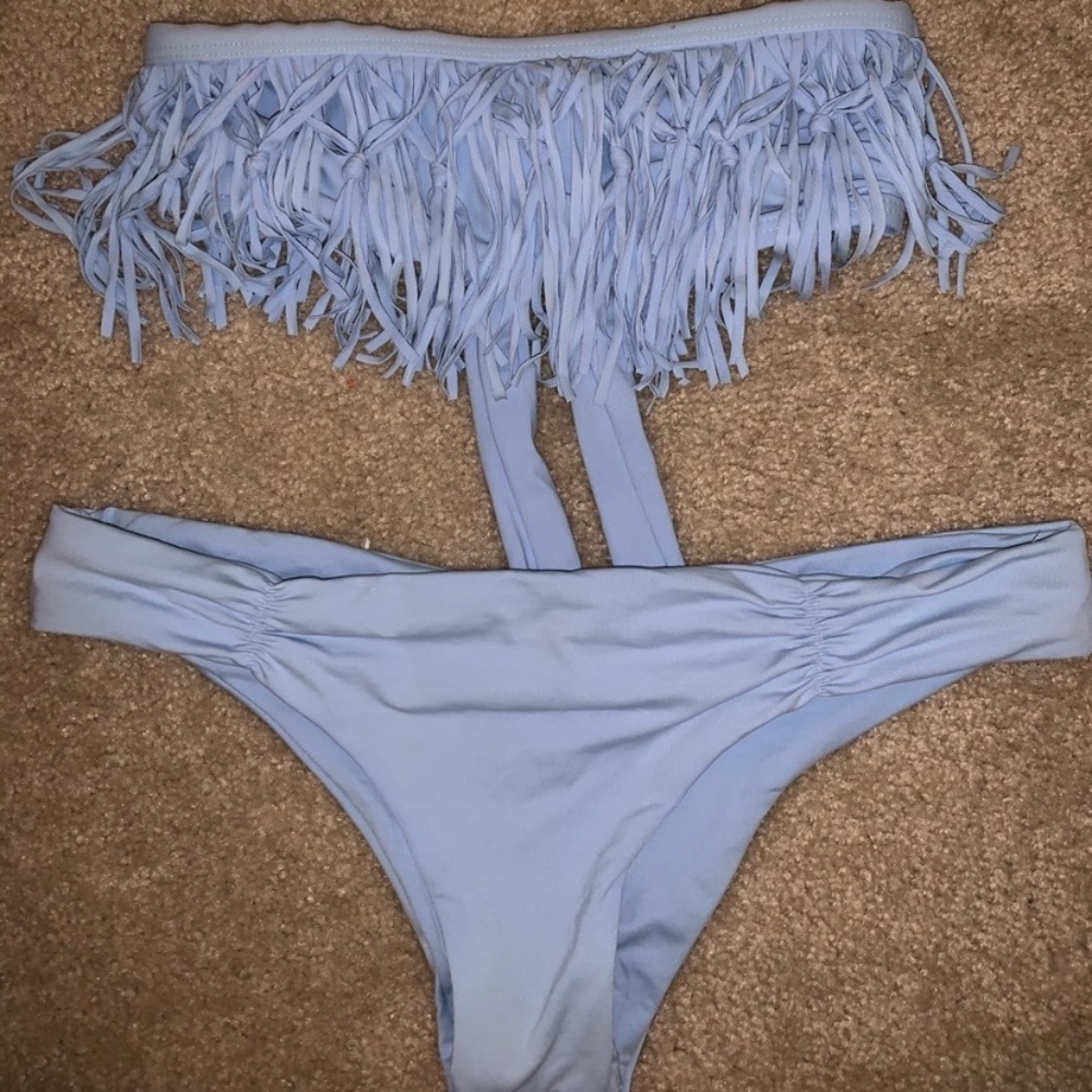 L space bikini set